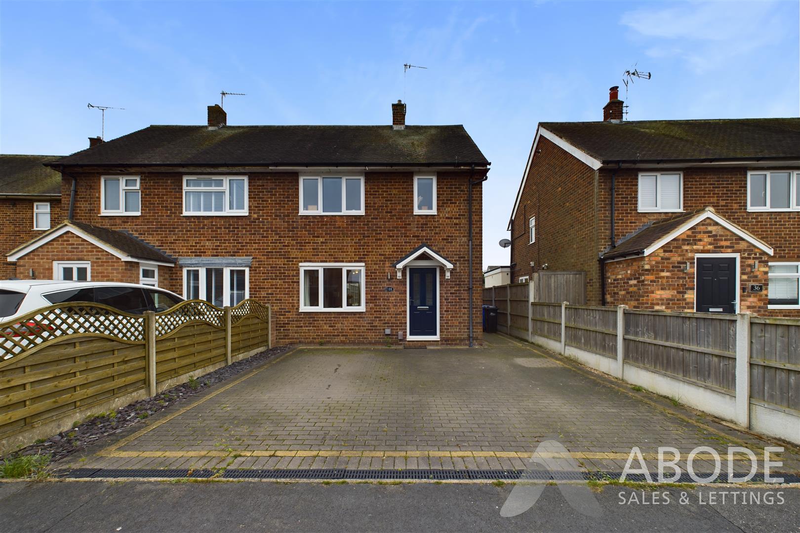 Hall Green Avenue, Stretton
