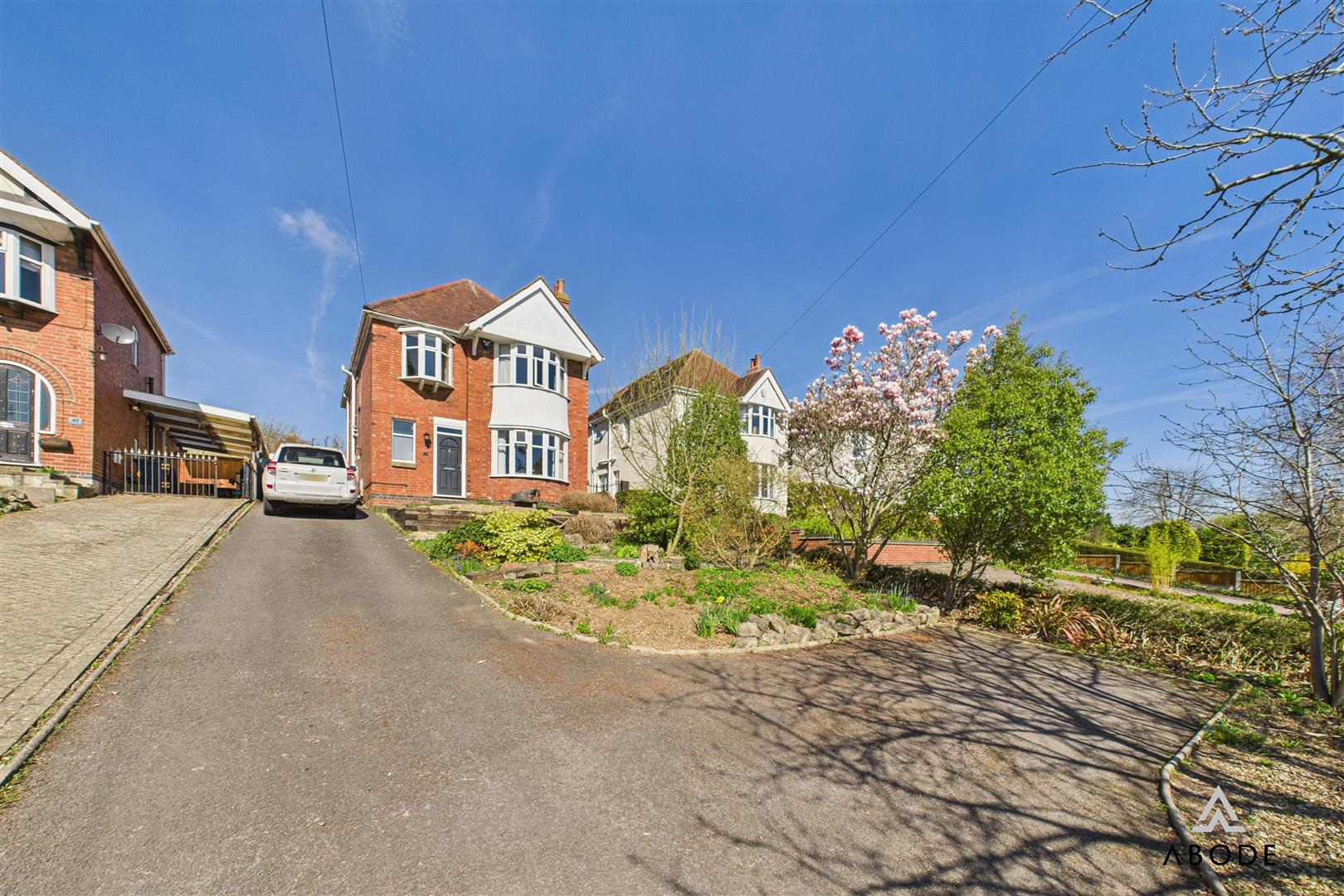 Henhurst Hill, Henhurst