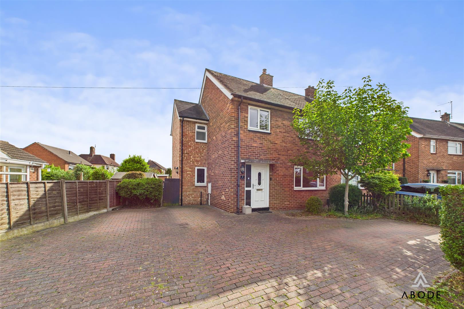 Hall Green Avenue, Stretton, Burton-On-Trent