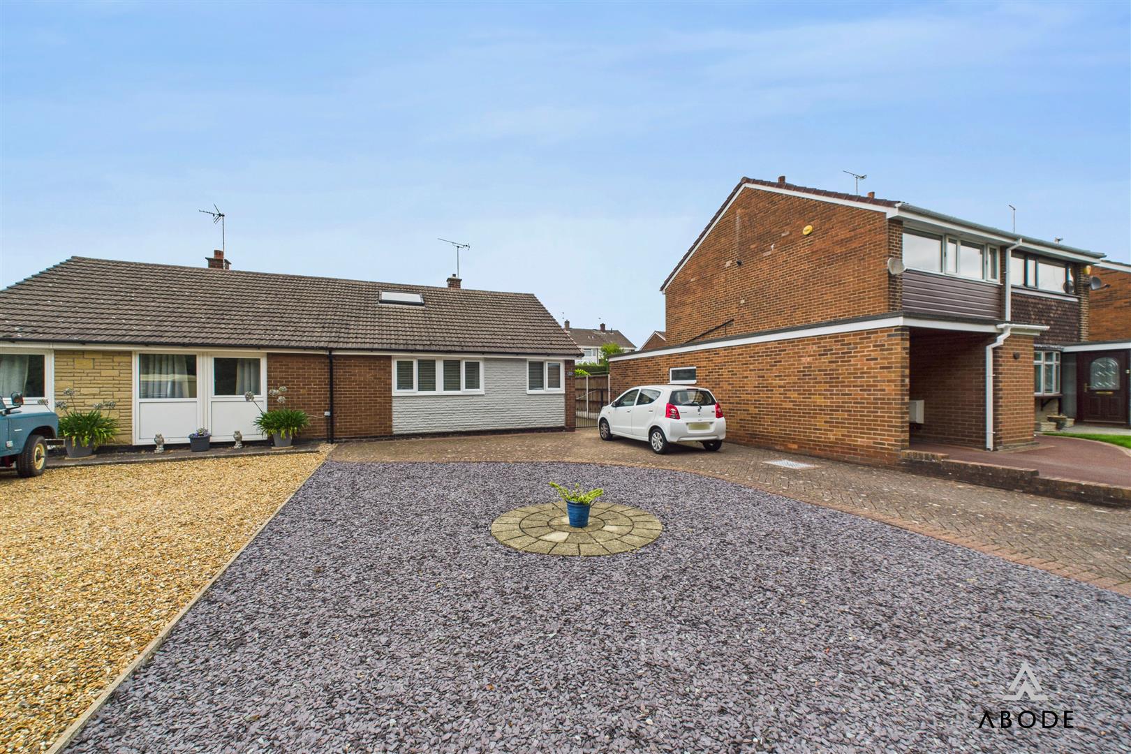 Bladon View, Stretton