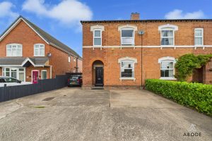 Church Road, Stretton