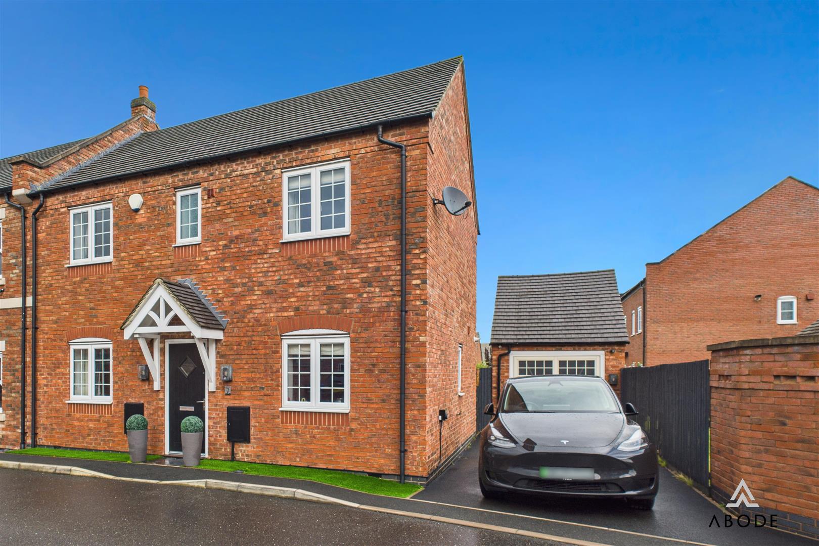 Holly Road, Tutbury